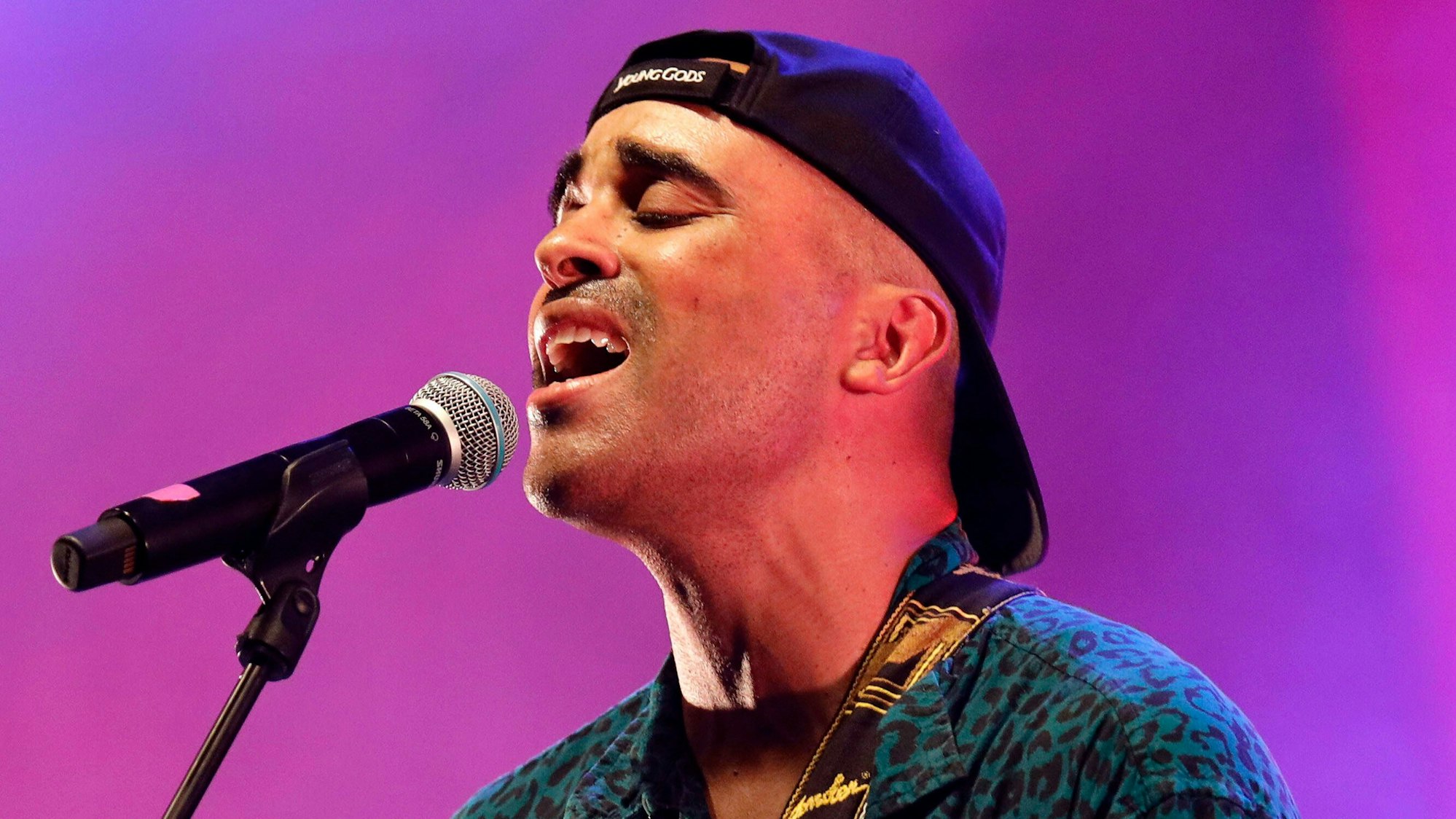 Zu sehen ist der Sänger Patrice.