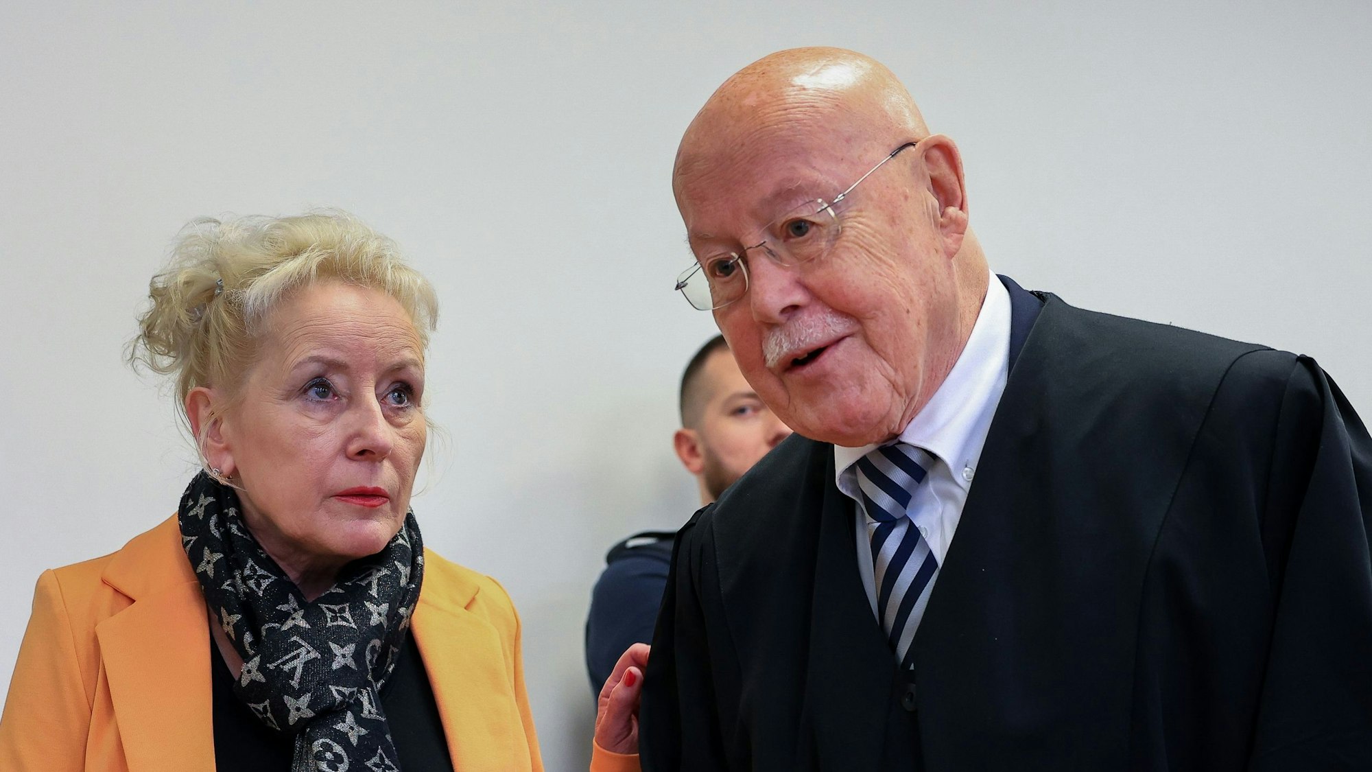 Simone Baum und ihr Anwalt Rainer Thesen.