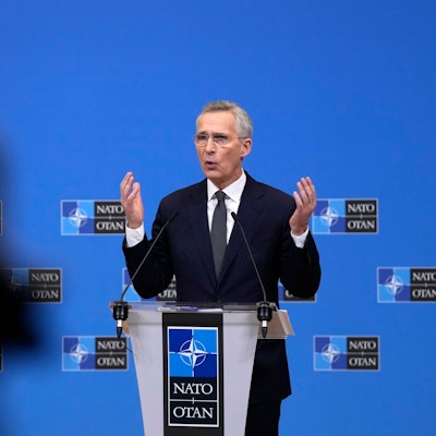 Jens Stoltenberg, Nato-Generalsekretär, spricht bei einer Pressekonferenz vor einem Treffen der Nato-Verteidigungsminister im Nato-Hauptquartier.