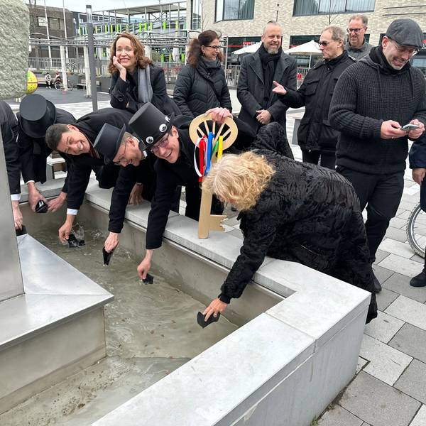 Geldbeutel auswaschen in Sankt Augustin am Aschermittwoch.