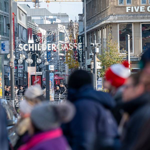 Volle Einkaufsstraße