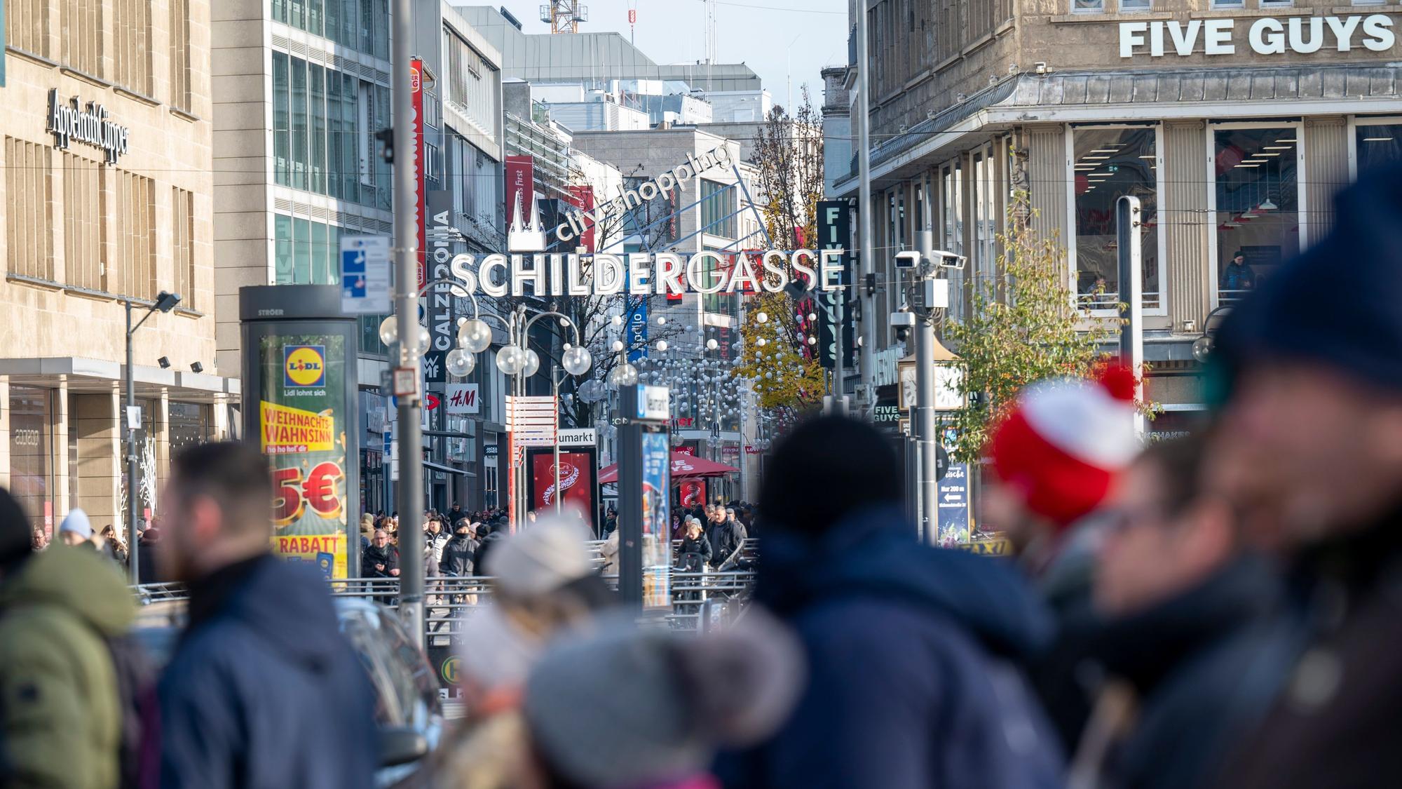 Volle Einkaufsstraße
