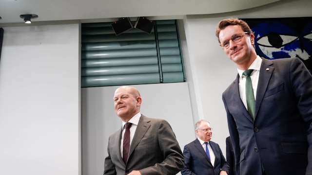 Bundeskanzler Olaf Scholz (SPD) und NRW-Ministerpräsident Hendrik Wüst bei einem gemeinsamen Termin.