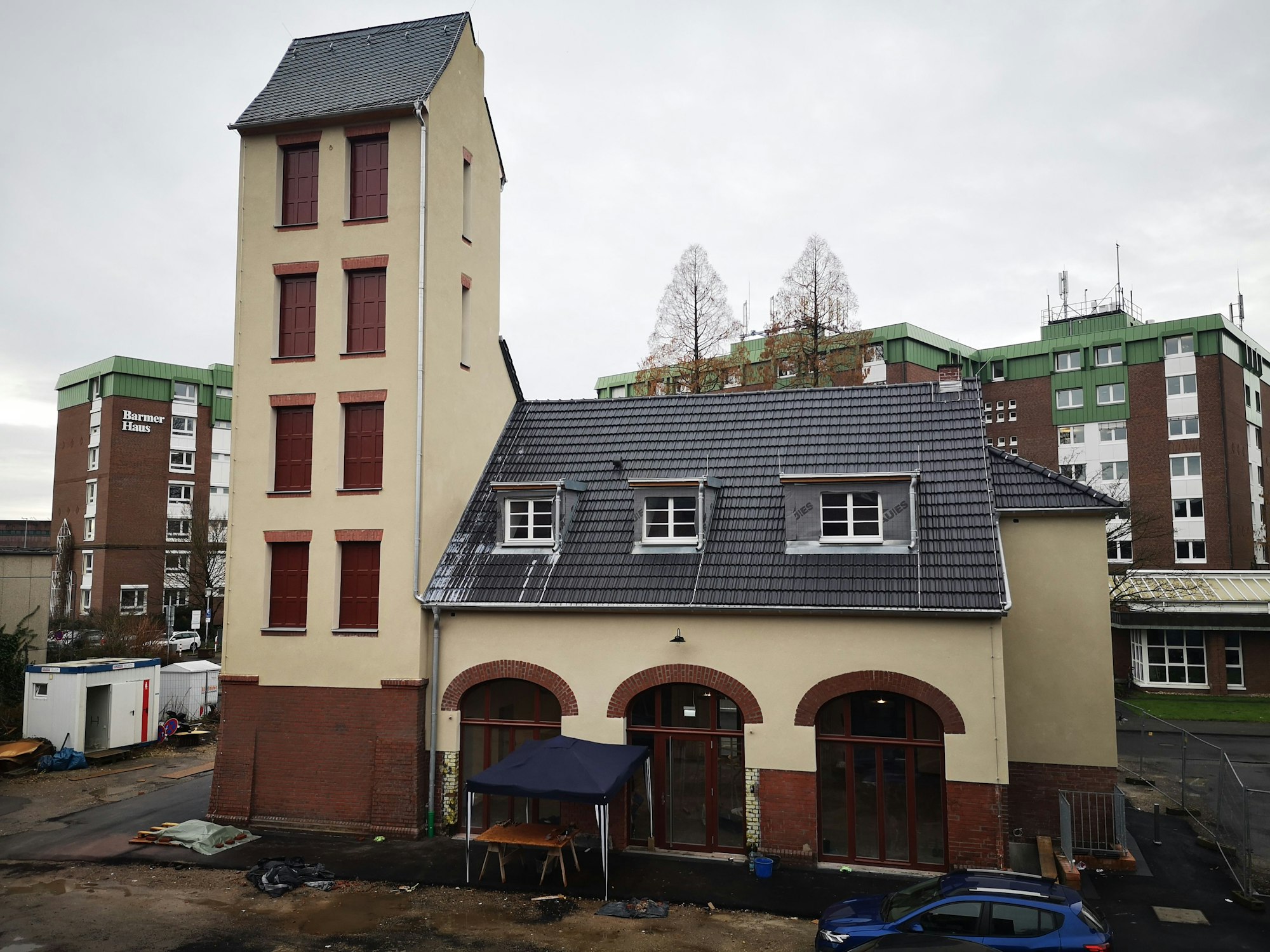 Der erste Bauabschnitt für den neuen Quartierstreffpunkt in Wiesdorf an der alten Feuerwache ist vor zwei Jahren fertiggestellt worden.