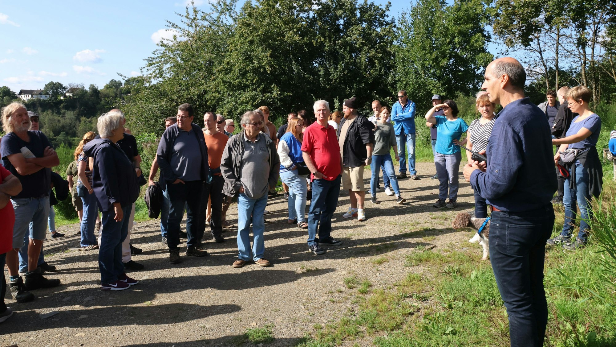 Geräuschtest auf dem Areal der geplanten Sommerrodelbahn in Eckenhagen.