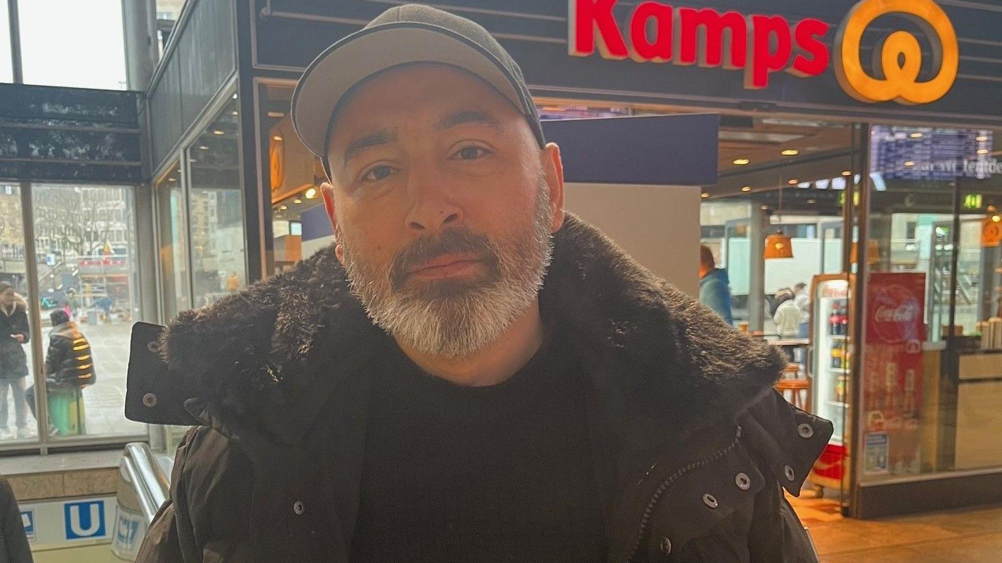 Fatih Yorganci am Hauptbahnhof.