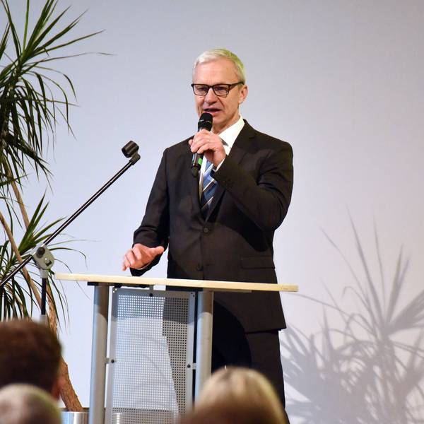 Lindlars Bürgermeister Georg Ludwig bei einer Rede.