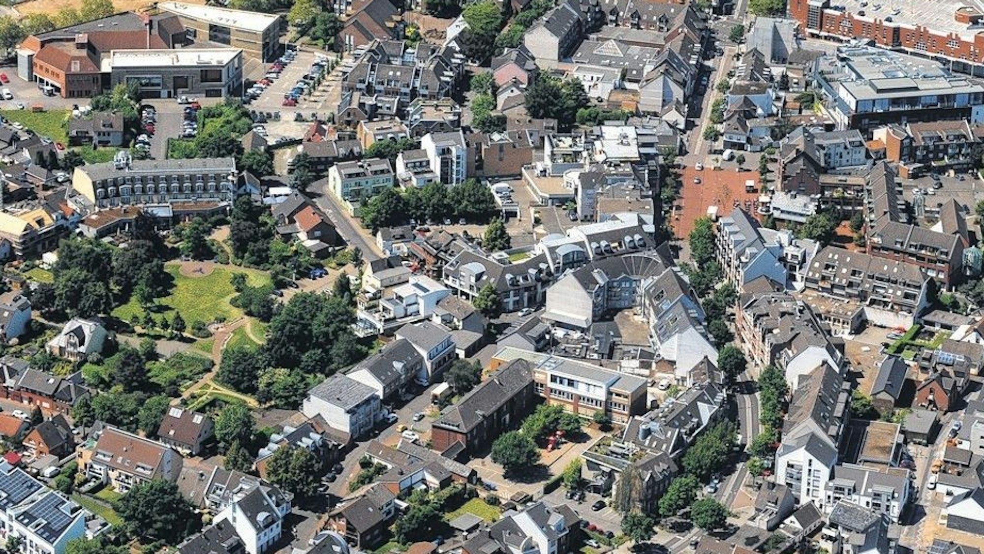 Eine Luftaufnahme der Pulheimer Innenstadt.