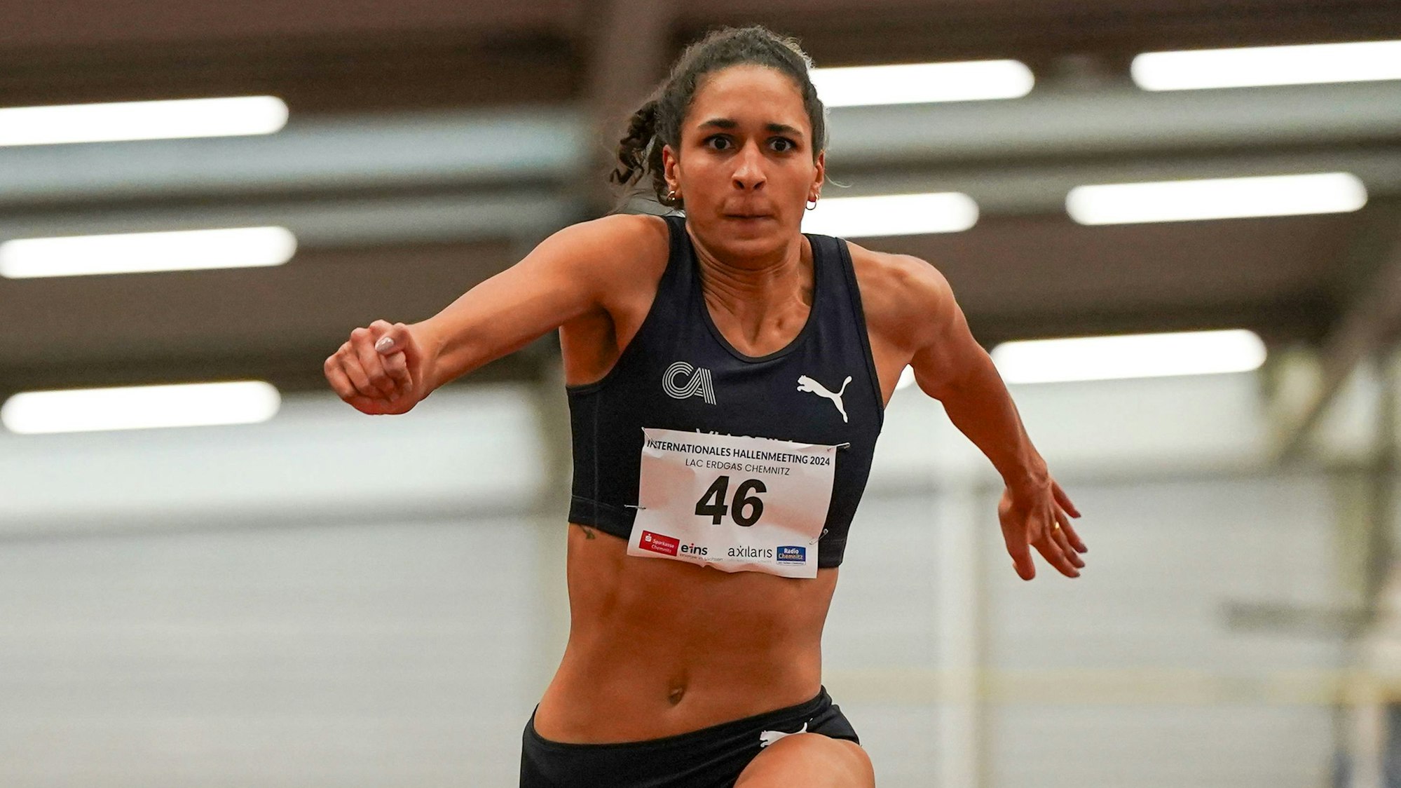 Internationales Hallenmeeting Chemnitz, 27.01.2024 CHEMNITZ - JANUARY 27: Maduka Jessie beim internationalen Hallenmeeting. Photo: Niklas Härtig/Shotsbyniklas *** International Indoor Meeting Chemnitz, 27 01 2024 CHEMNITZ JANUARY 27 Maduka Jessie at the international indoor meeting Photo Niklas Härtig Shotsbyniklas Copyright: xBEAUTIFULxSPORTS/Haertigx