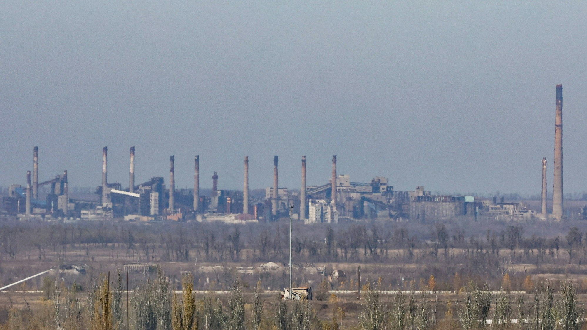 Seit 2014 gehört Awdijiwka zu den zentralen Kriegsschauplätzen. Von der Stadt ist nach jahrelangen russischen Angriffen wie auch von der nahegelegenen Kokerei nicht mehr viel übrig. (Archivbild)