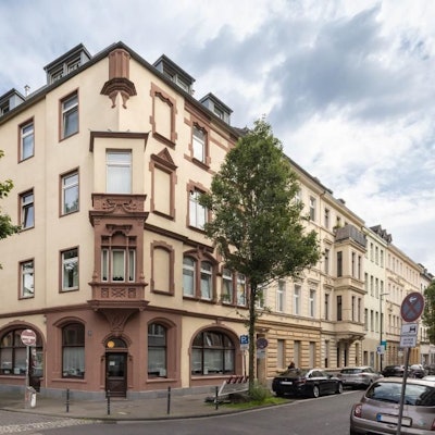 Das Foto zeigt die Fassade eines Hauses in Köln-Porz.