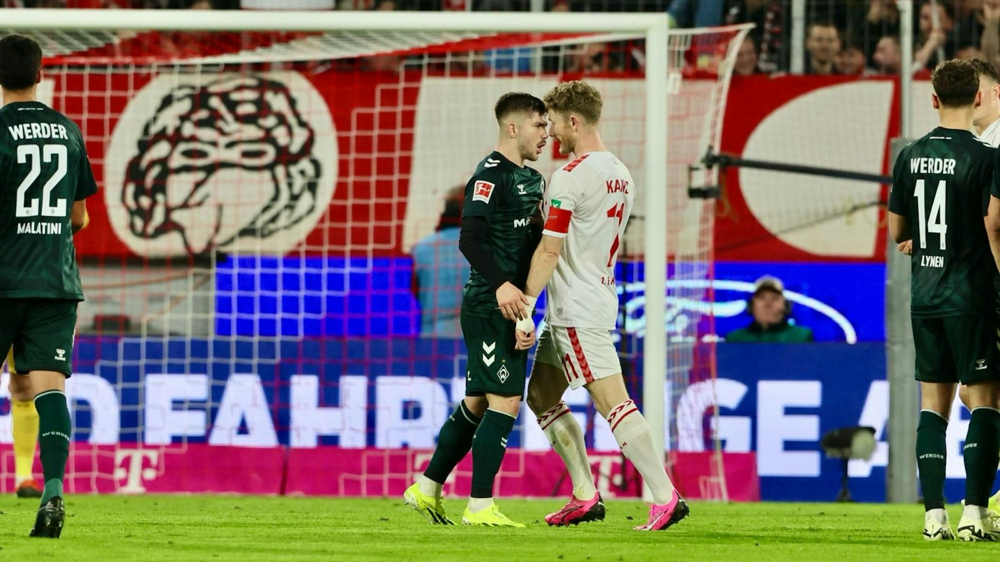 FC-Kapitän Kainz und Schmid Kopf an Kopf