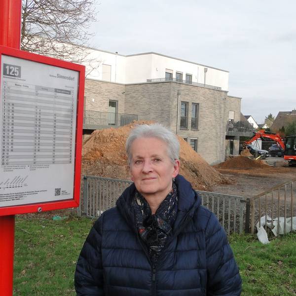 Katalin Bell möchte nicht von ihrem Auto abhängig sein, doch in Esch bleibt ihr kaum eine Wahl.