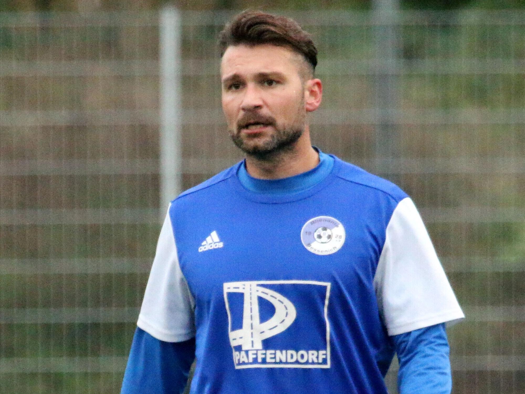 Athanasios Noutsos im Trikot von Rhenania Bessenich.