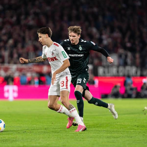 Huseinbasic vor Woltemade am Ball