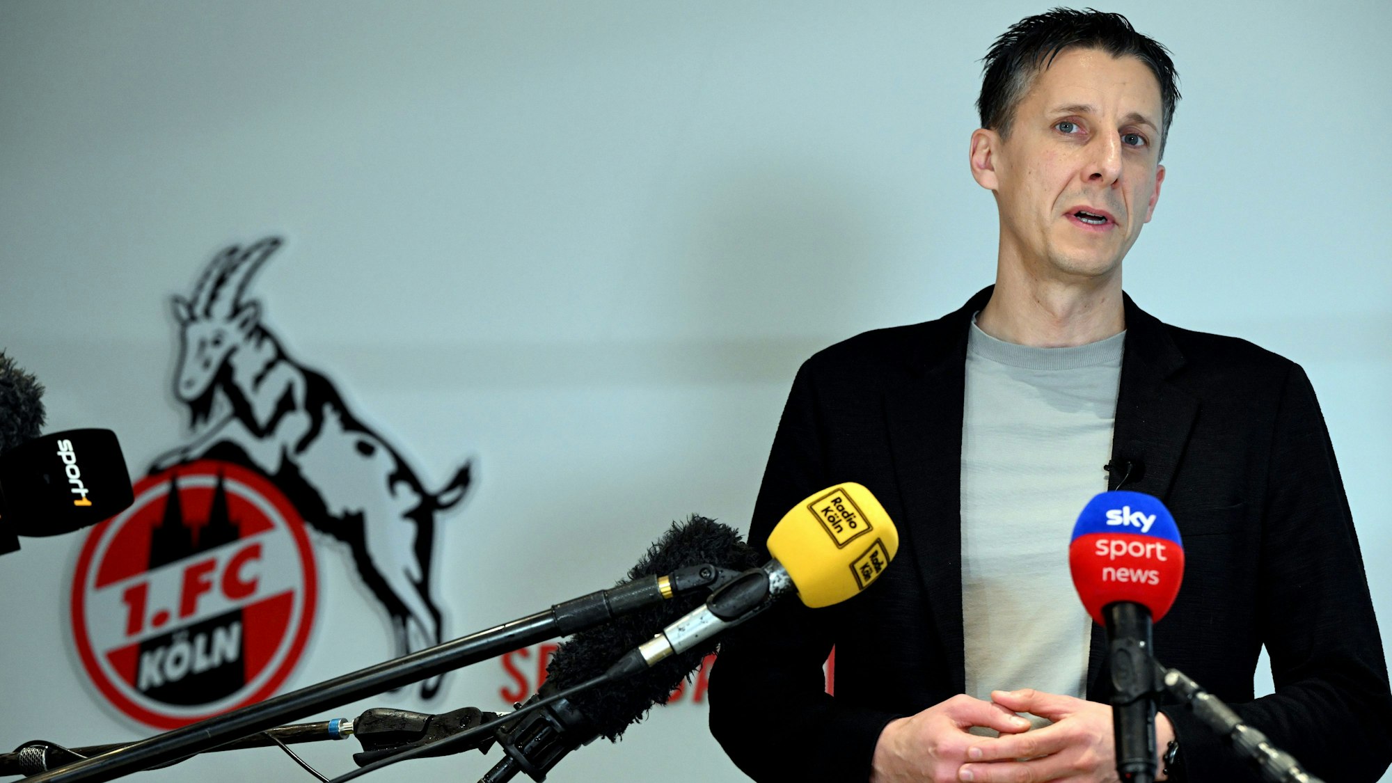 Christian Keller, Geschäftsführer Sport beim FC Köln, plädiert für eine neue Abstimmung zum geplanten Investoren-Einsieg bei der DFL.
