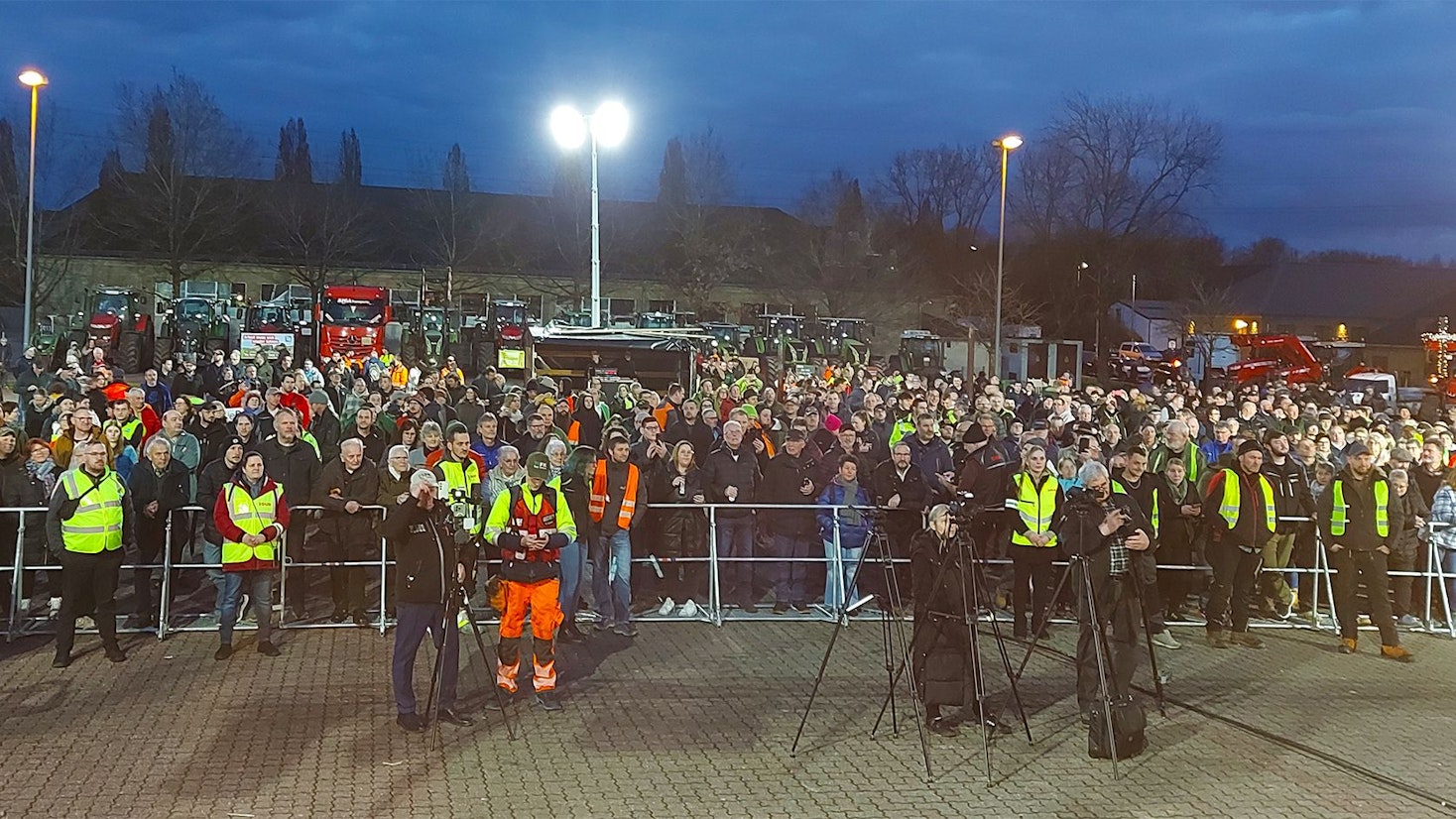 Blick in die Menge: Rund 1600 Teilnehmer kamen zu einer Kundgebung nach Bitburg.