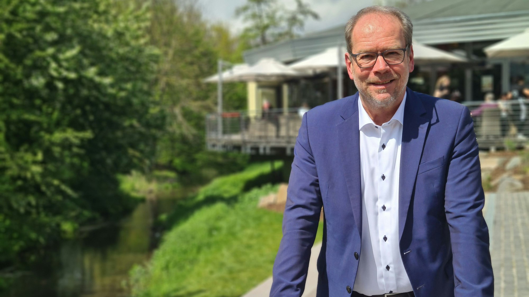 Auf dem Foto ist Bergheims Bürgermeister Volker Mießeler zu sehen.