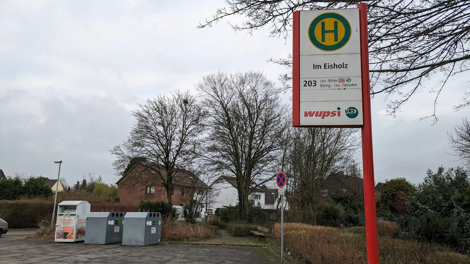 Laut Wupsi ist die Bushaltestelle Im Eisholz die einsamste Bushaltestelle Leverkusens.