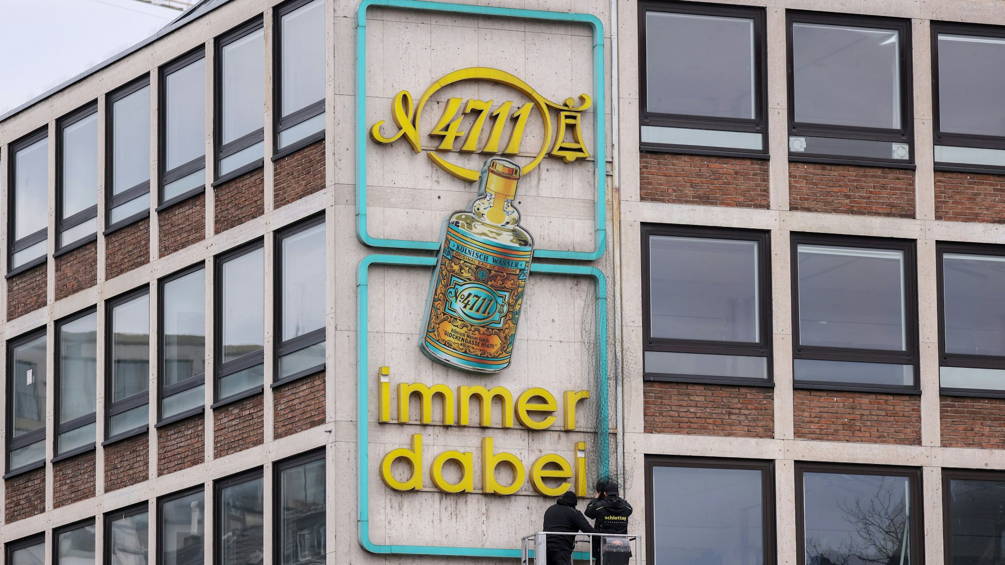 War einmal: So sah die Leuchtreklame am Heumarkt 50 Jahre lang aus.