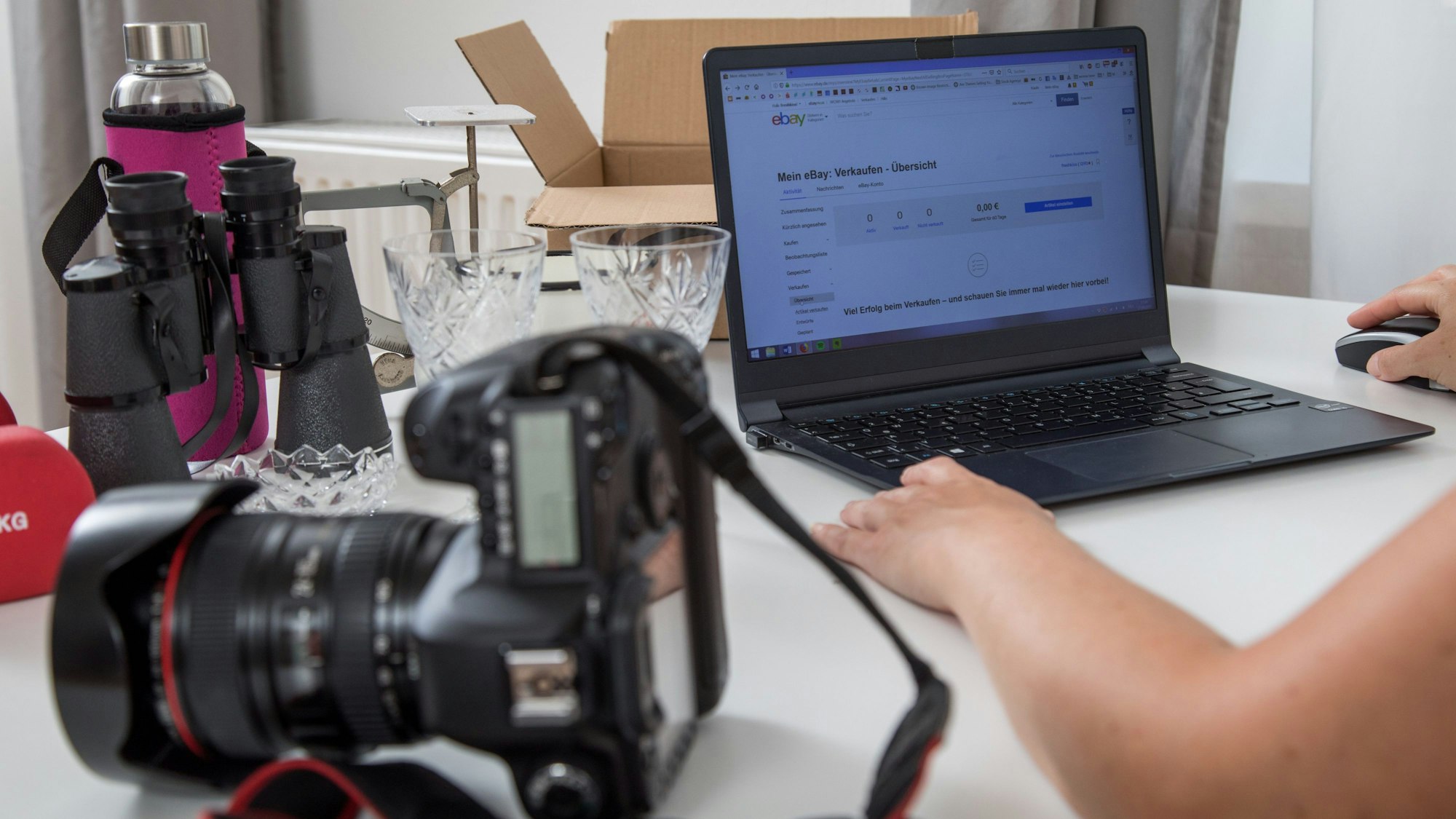 Wer vergangenes Jahr häufiger auf Online-Plattformen verauft hat, könnte vom Finanzamt überprüft werde (Symbolbild).