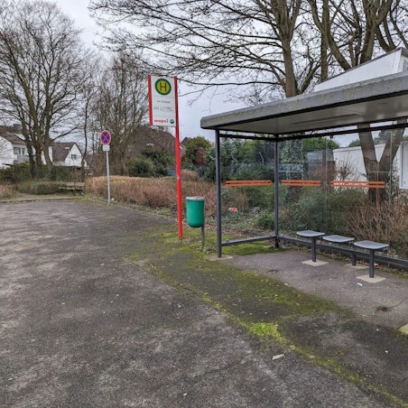 Laut Wupsi ist die Bushaltestelle Im Eisholz die einsamste Bushaltestelle Leverkusens.