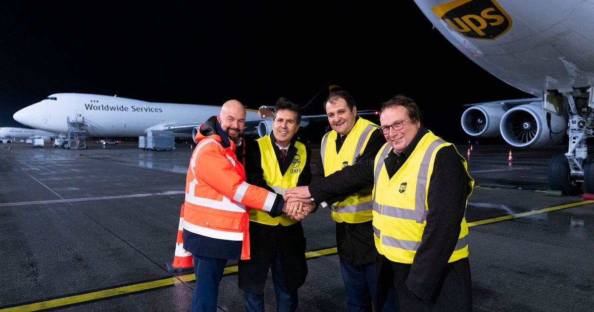 Ups Köln Bonn Flughafen Be Und Entlader Flughafen Köln/Bonn: UPS ersetzt Lärm-Jets mit effizienteren Boeing
