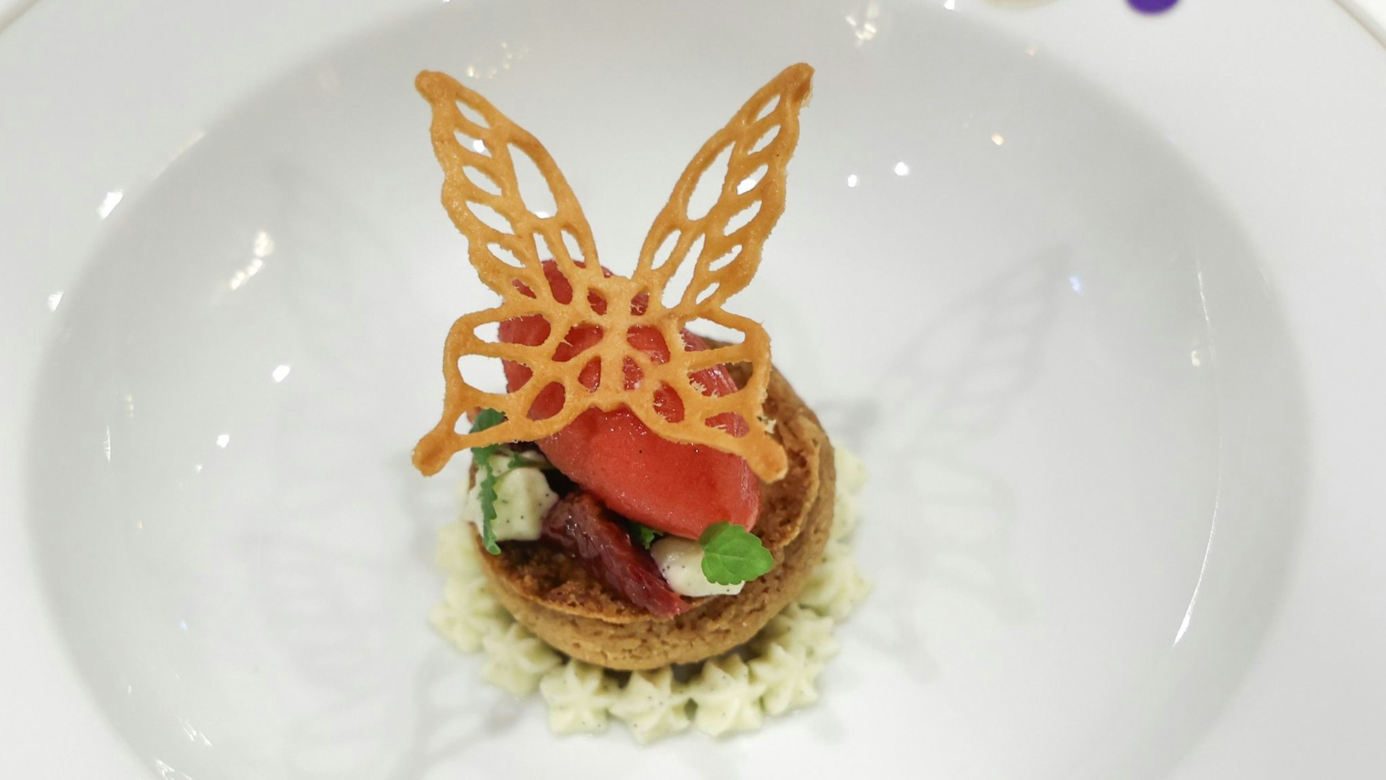 Dessert mit Schmetterling-Deko