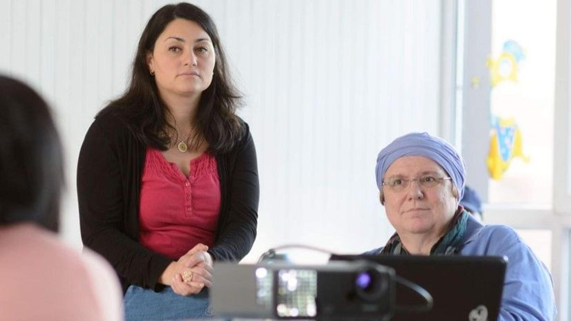Rabeya Müller (2. v. rechts) mit Lamya Kaddor (links daneben) in einem Seminar zur Islamismus-Prävention 2017