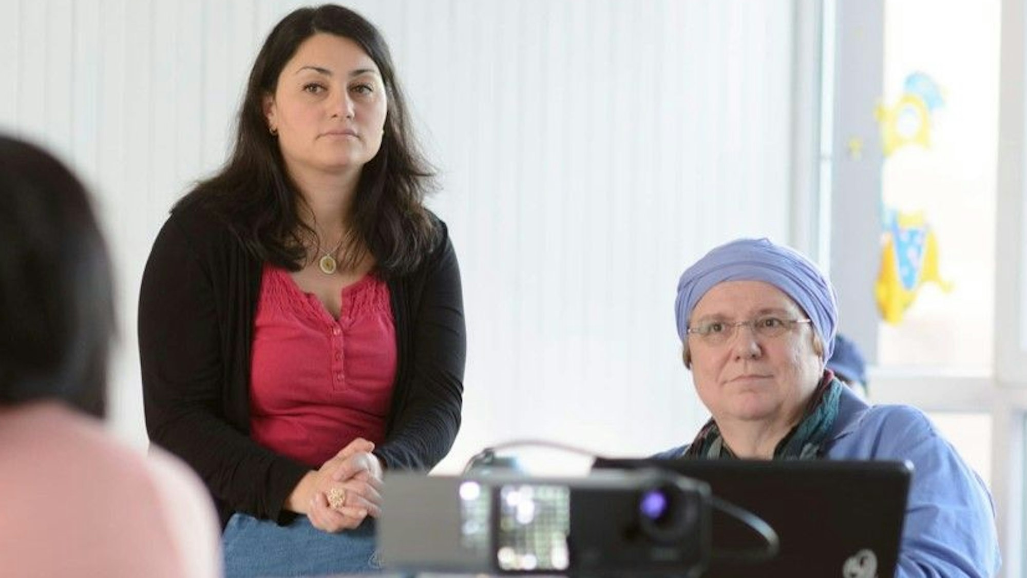 Rabeya Müller (2. v. rechts) mit Lamya Kaddor (links daneben) in einem Seminar zur Islamismus-Prävention 2017