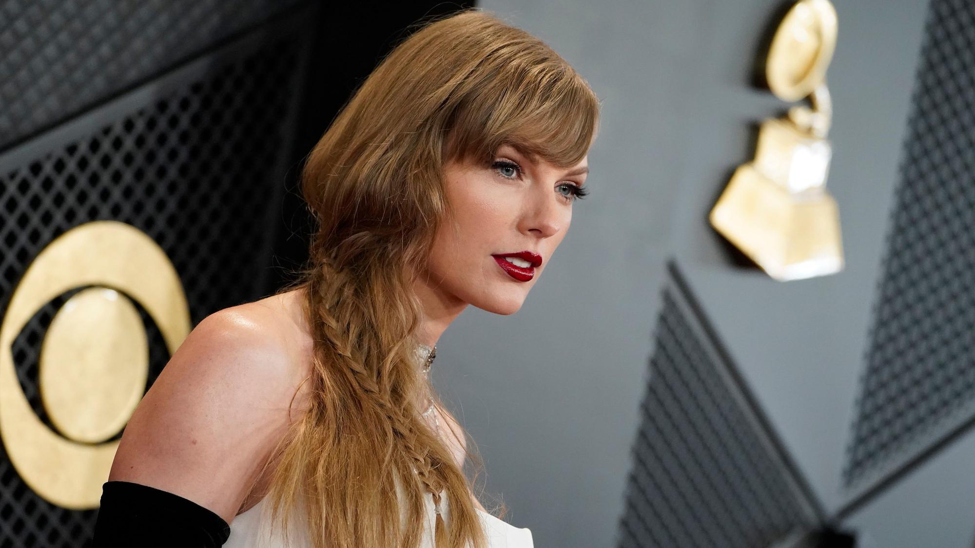 US-Megastar Taylor Swift, hier bei den Grammys, tourt seit Monaten mit ihrer „Eras-Tour“ und bricht dabei alle Rekorde. In Sidney wollte sie einfach nur ein Restaurant besuchen. (Symbolbild)
