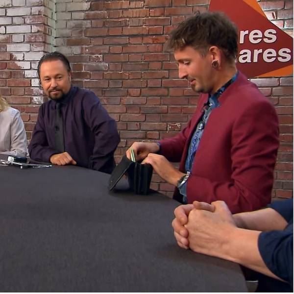 Die Vasen aus dem Sozialwarenhaus Frechen gingen bei „Bares für Rares“ für einen unerwarteten Preis über den Tisch.