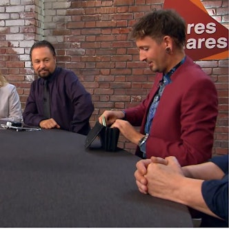 Die Vasen aus dem Sozialwarenhaus Frechen gingen bei „Bares für Rares“ für einen unerwarteten Preis über den Tisch.