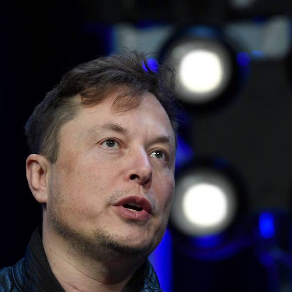Elon Musk spricht auf einer Konferenz in Washington DC.
