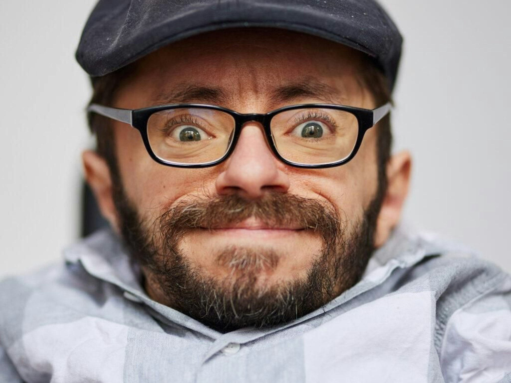 Porträt Inklusions-Aktivist Raúl Krauthausen