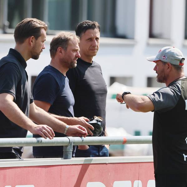 Jörg Jakobs (2.v.l.) arbeitete mehr als zehn Jahre lang in unterschiedlichen Funktionen für den 1. FC Köln.