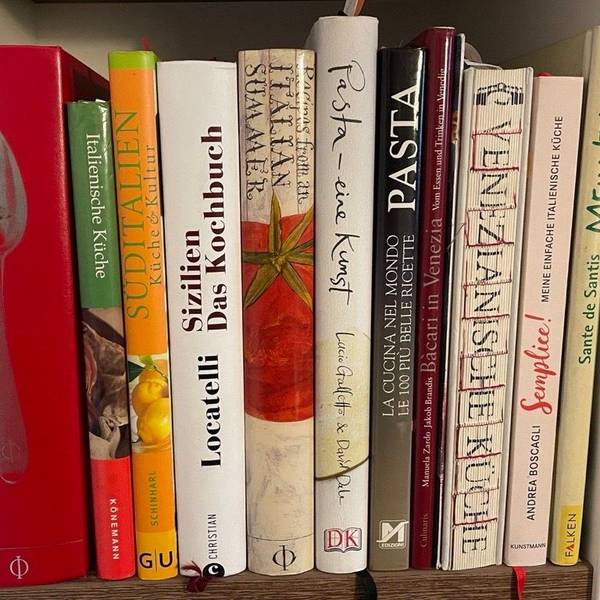 Regal mit Kochbüchern