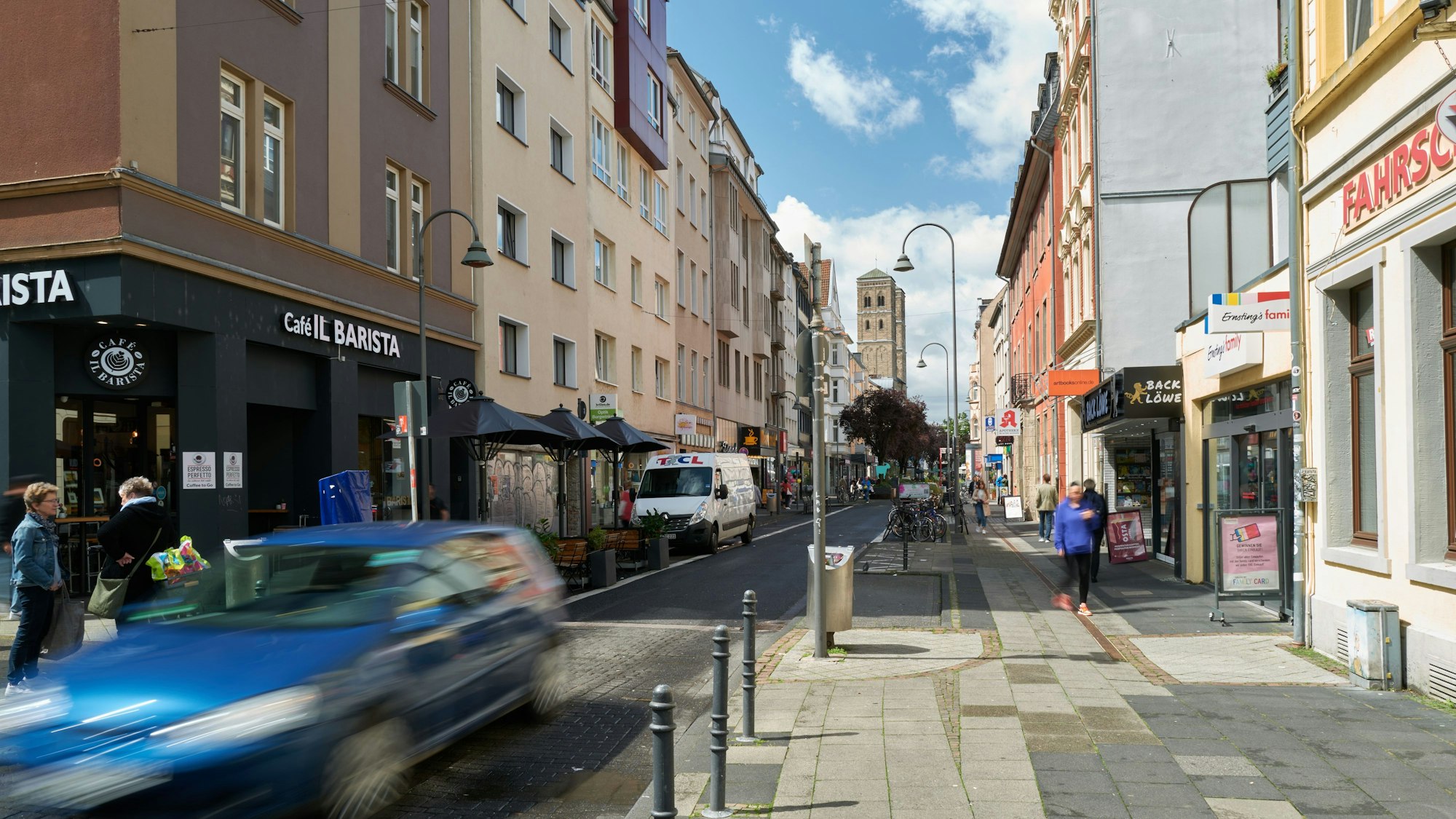 Die Deutzer Freiheit ist aktuell für den Autoverkehr wieder geöffnet.