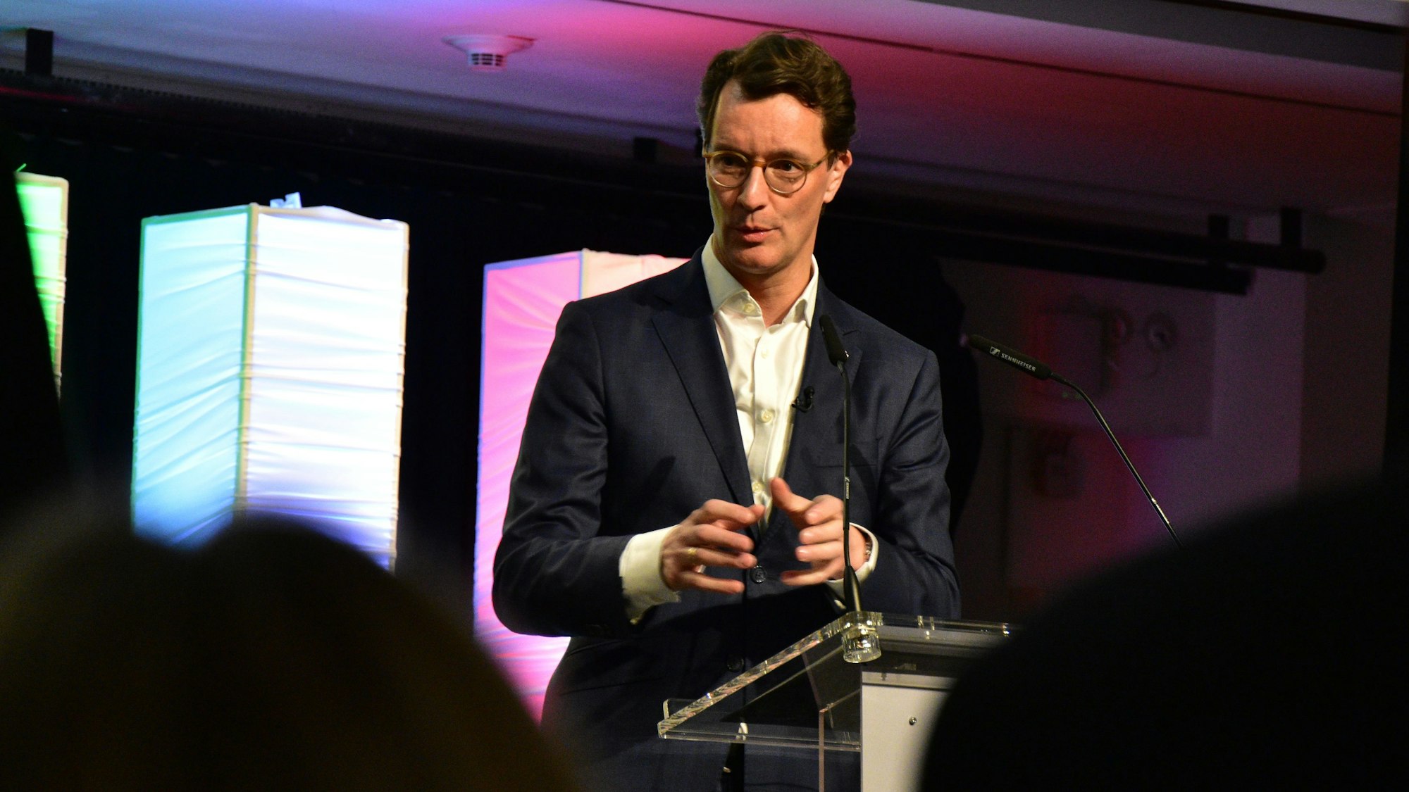 NRW-Ministerpräsident Hendrik Wüst würdigte die Arbeit der Ehrenamtler aus dem Rhein-Sieg-Kreis.