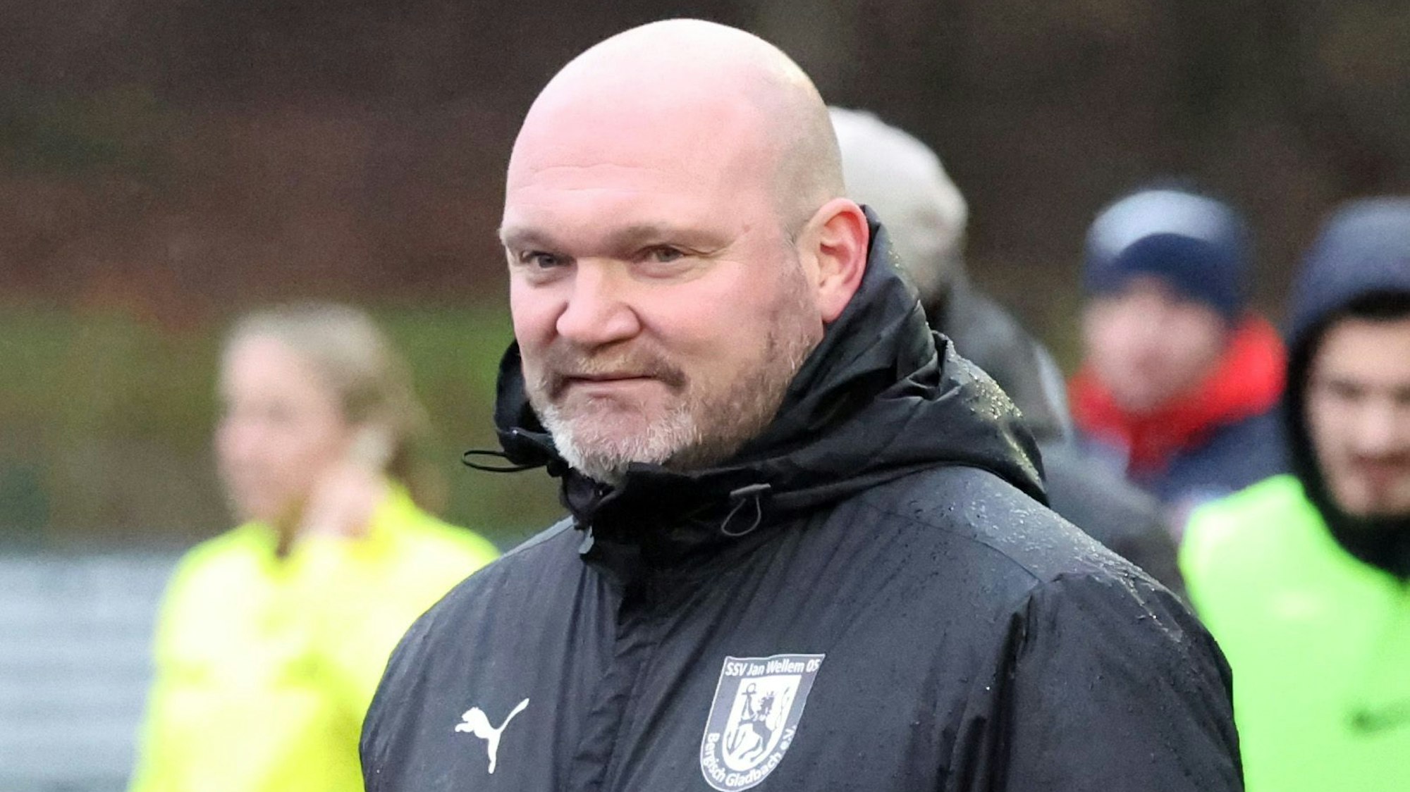 Alexander Voigt bei seinem Debüt in der Jacke vom SSV Jan Wellem