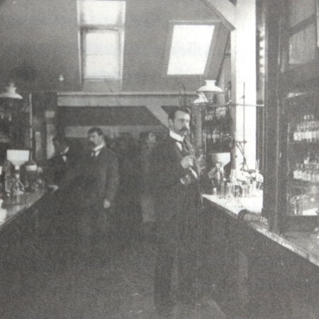 Arthur Eichengrün im Wuppertaler Bayer-Laboratorium