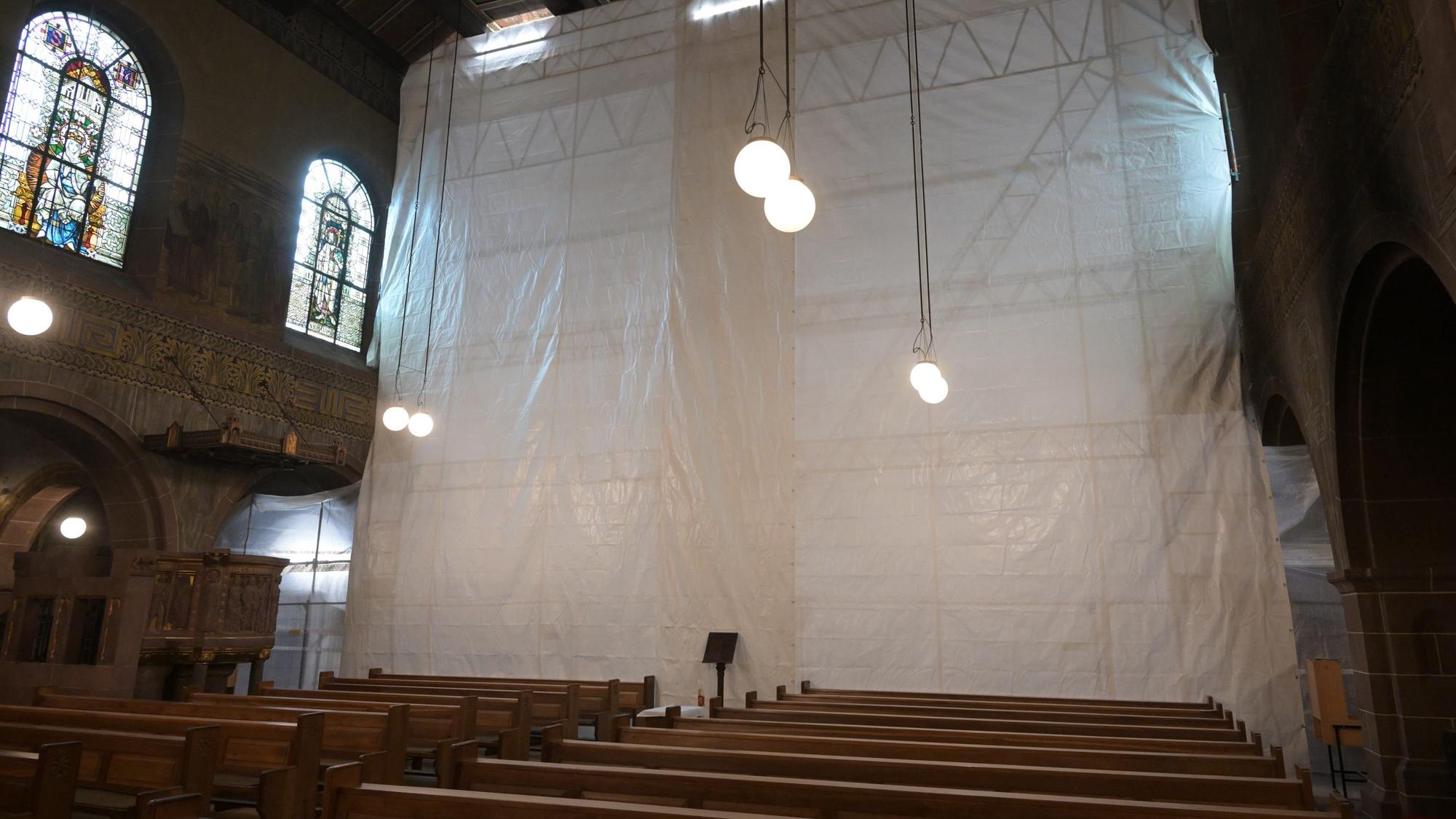 Heller, freundlicher und einladender soll der Raumeindruck der Kirche werden (hier der noch nicht sanierte Teil).