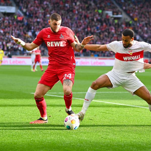1. FC Köln beim VfB Stuttgart: Abwehrboss Jeff Chabot (l.) und Torschütze Eric Martel nehmen Stuttgarts Josha Vagnoman in die Zange.