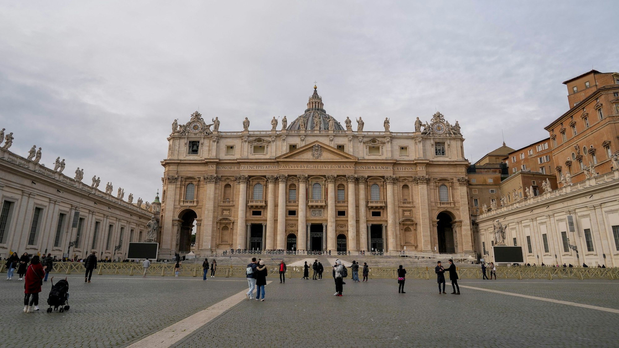 Eine Ansicht des Petersdoms.