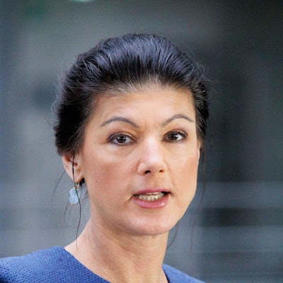 BSW-Politikerin Sahra Wagenknecht bei einem Pressestatement. An neuerlichen Aussagen von Wagenknecht zu Russland und der Ukraine gibt es scharfe Kritik. (Archivbild)