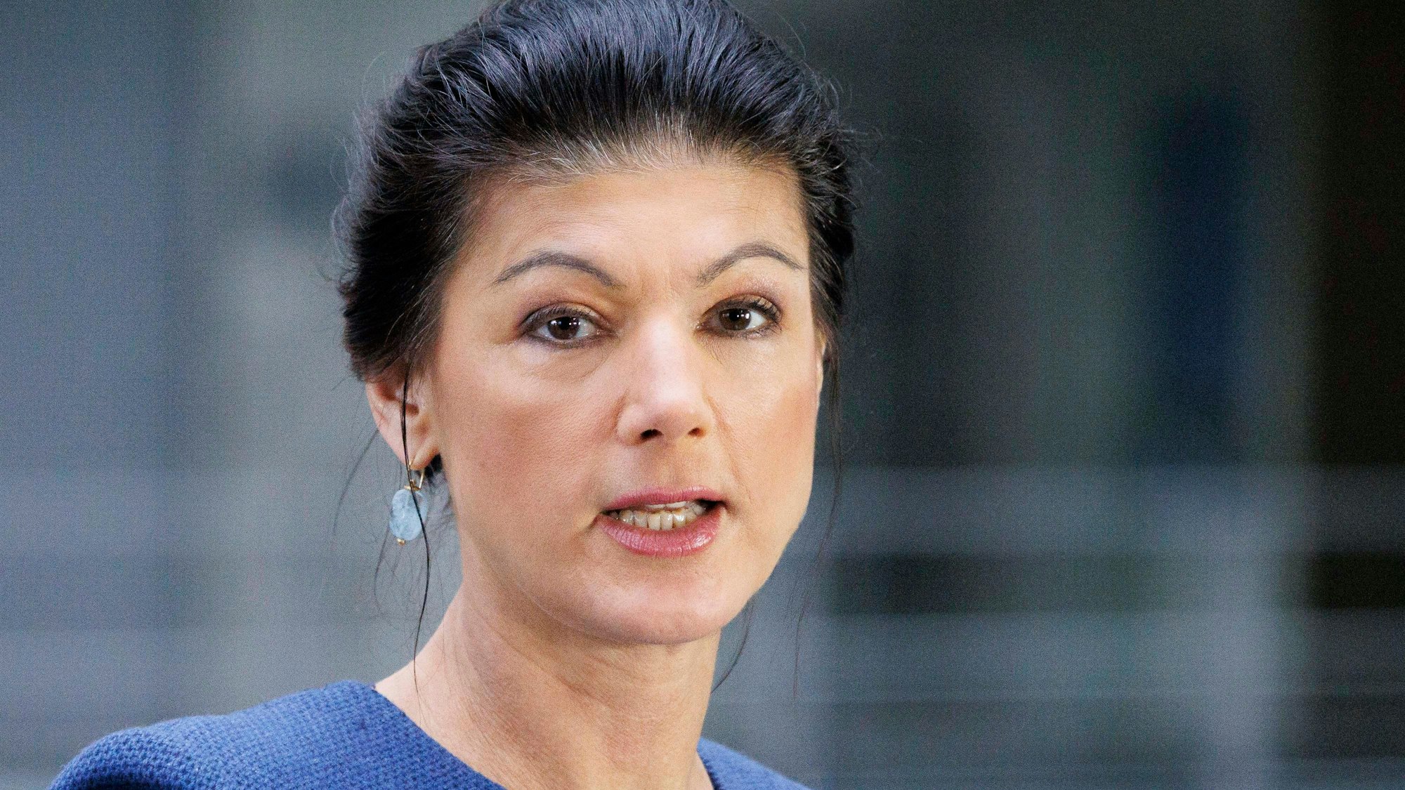 BSW-Politikerin Sahra Wagenknecht bei einem Pressestatement. An neuerlichen Aussagen von Wagenknecht zu Russland und der Ukraine gibt es scharfe Kritik. (Archivbild)