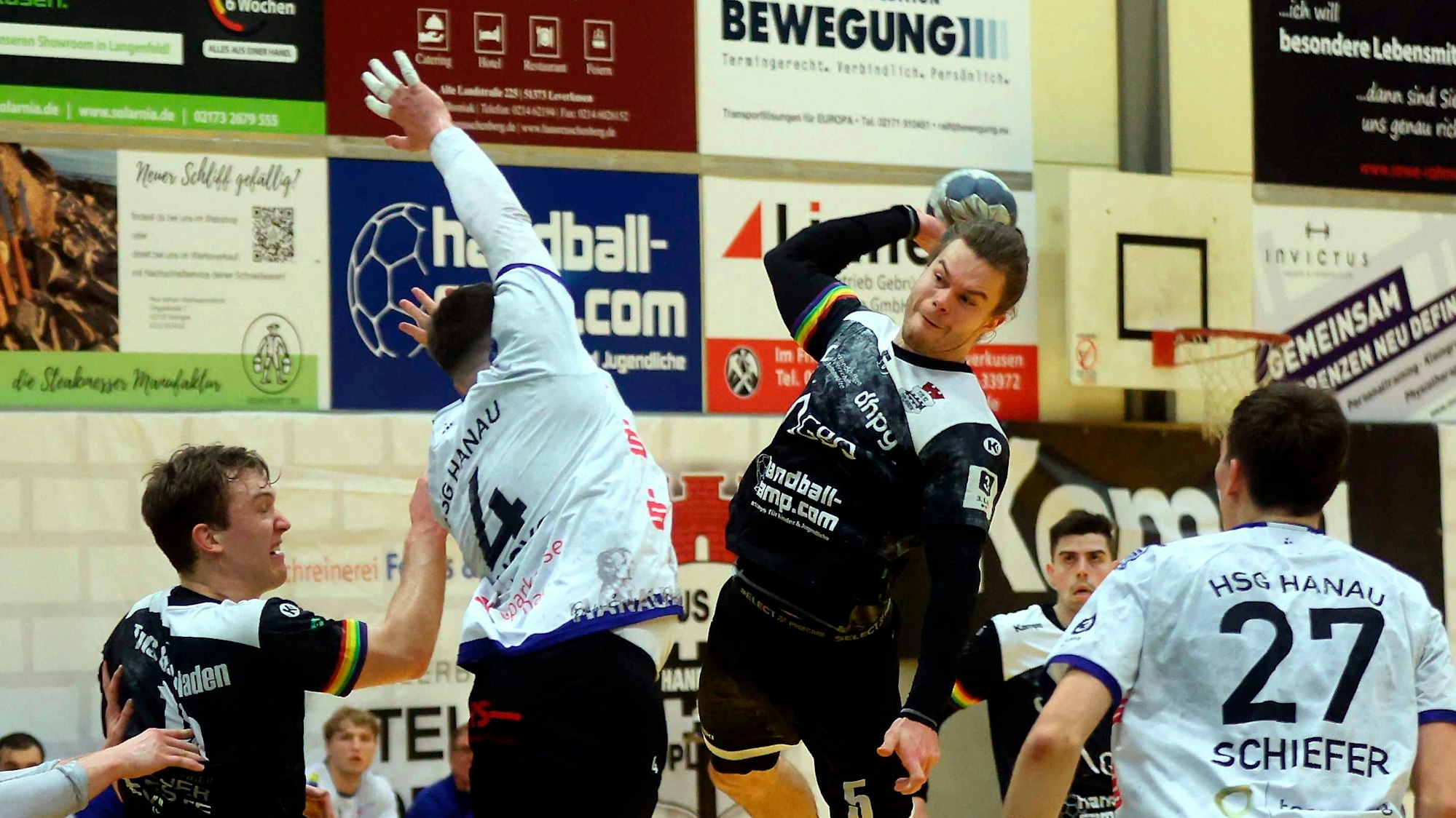 17.02.2024, Handball-Opladen - Hanau
mitte: Maurice Meurer (Opladen)
Foto: Uli Herhaus