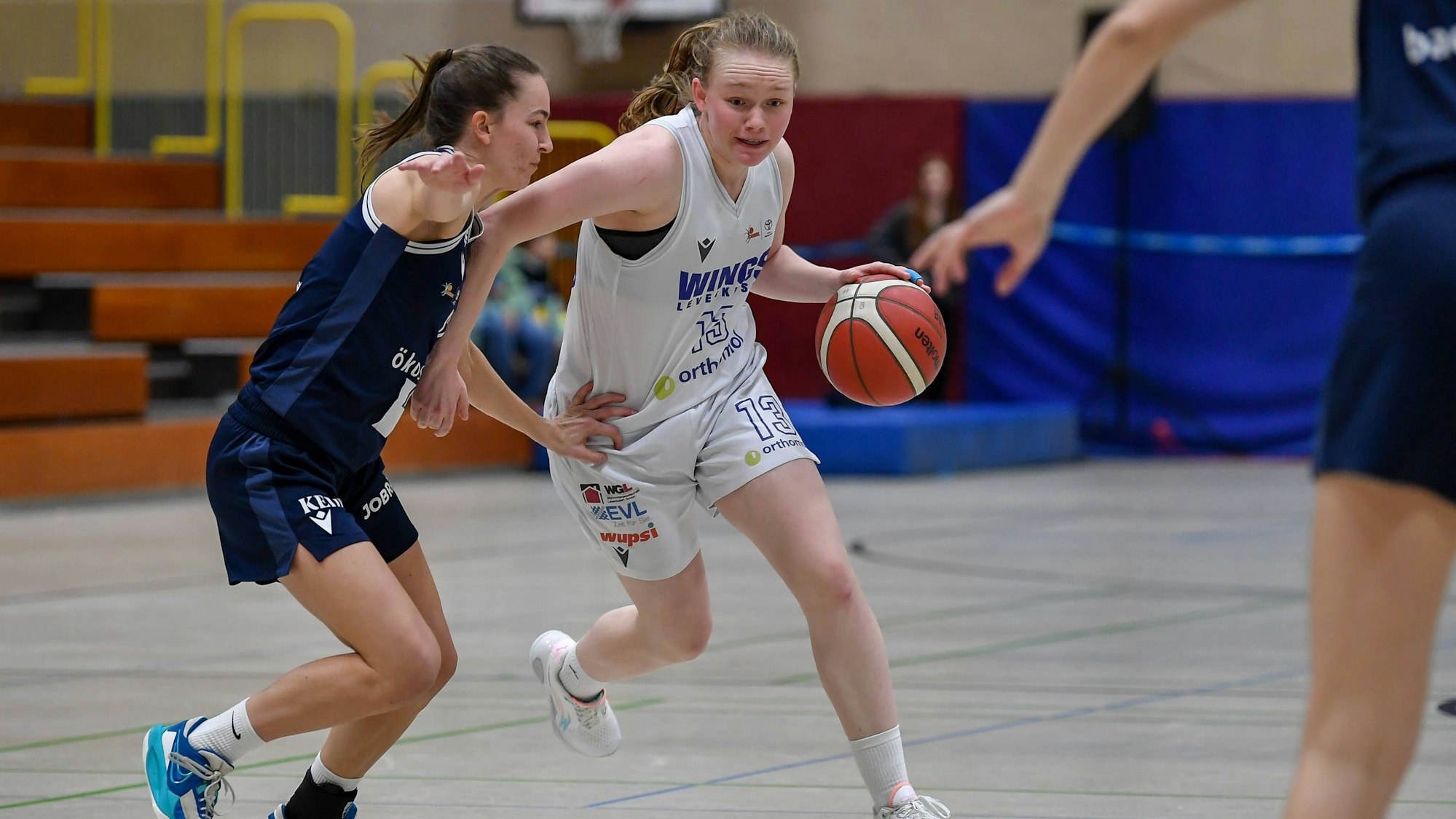 1. Damen Basketball Bundesliga: Orthomol WINGS Leverkusen vs. Eisvögel USC Freiburg, 25.02.2024 Greta Kroeger Orthomol WINGS Leverkusen 13, 1. Damen Basketball Bundesliga: Orthomol WINGS Leverkusen vs. Eisvögel USC Freiburg am 25.02.2024 in der Sporthalle Werner-Heisenberg-Gymnasium in Opladen Nordrhein-Westfalen *** 1 Womens Basketball Bundesliga Orthomol WINGS Leverkusen vs Eisvögel USC Freiburg, 25 02 2024 Greta Kroeger Orthomol WINGS Leverkusen 13 , 1 Womens Basketball Bundesliga Orthomol WINGS Leverkusen vs Eisvögel USC Freiburg on 25 02 2024 at the Sporthalle Werner Heisenberg Gymnasium in Opladen Nordrhein Westfalen Copyright: xBEAUTIFULxSPORTS/Mueller-Laschetx