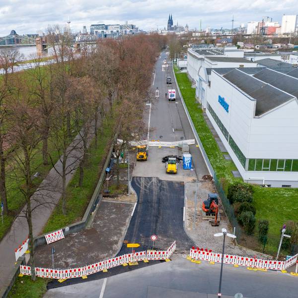 Baustelle auf der Alfred-Schütte-Allee von oben.