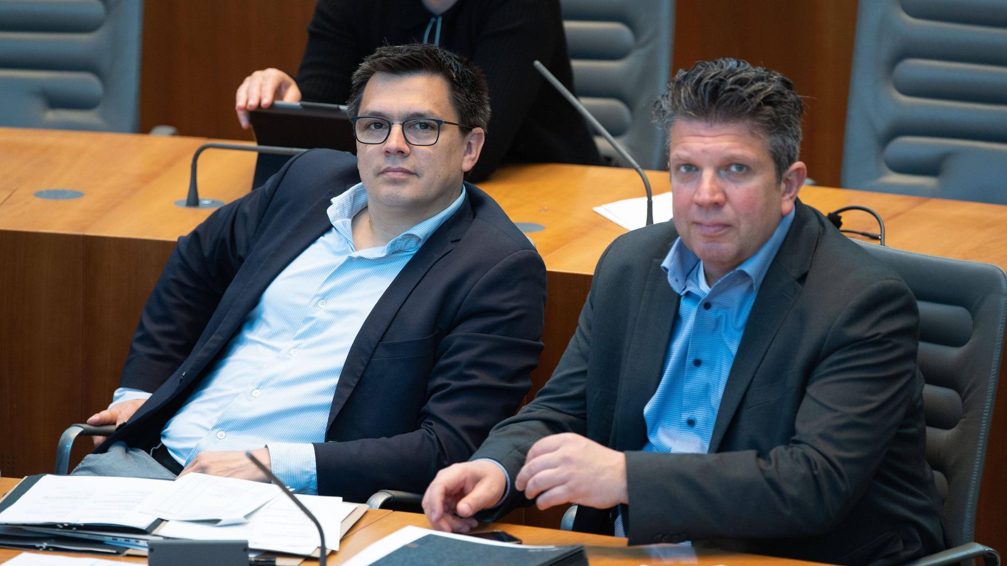Die SPD fordert von Verkehrsminister Krischer einen Gesamtmasterplan Brücken. So sollen negative Folgen für Menschen und Wirtschaft in der betroffenen Region abgefedert werden. SPD-Fraktionsvize Alexander Vogt (v.l.) und Gordan Dudas, verkehrspolitischer Sprecher der SPD.